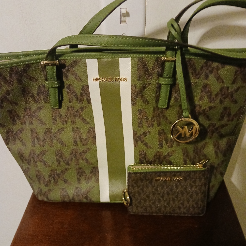 Michael kors handbag and card holder